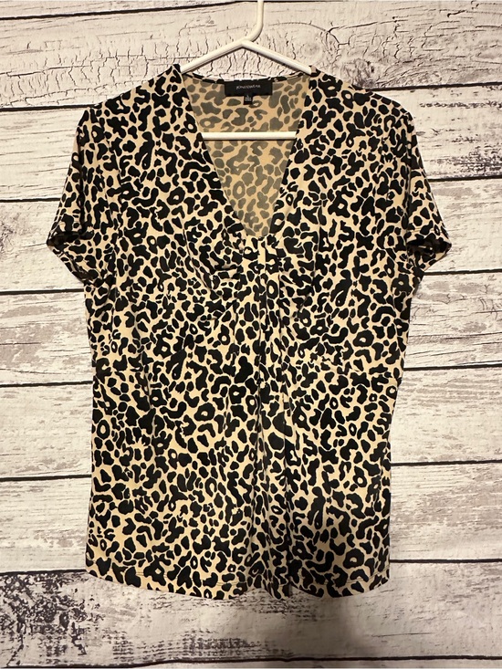 Jones Wear Tops - Jones Wear Leopard Print Blouse Large V Neck Stretch s/s Animal Print Top